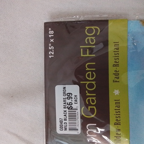 NWT Set of Decorative Flags - Picture 4 of 9